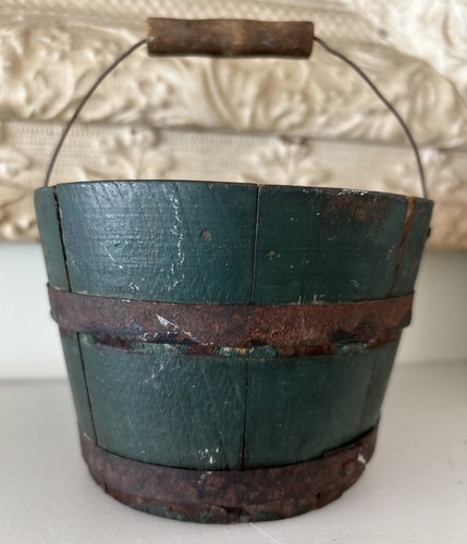 Antico secchio shaker bacche